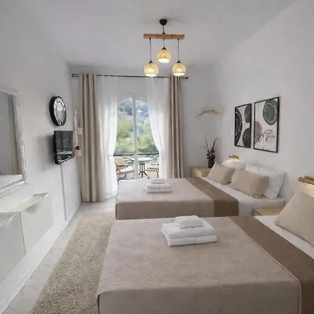 Ameli ,balcony With Mountain View, Kitchenette, 1km To By Likeyourhome شقة Vátos