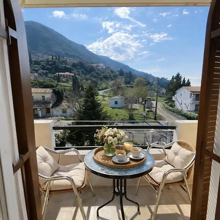 Ameli ,balcony With Mountain View, Kitchenette, 1km To By Likeyourhome شقة Vátos