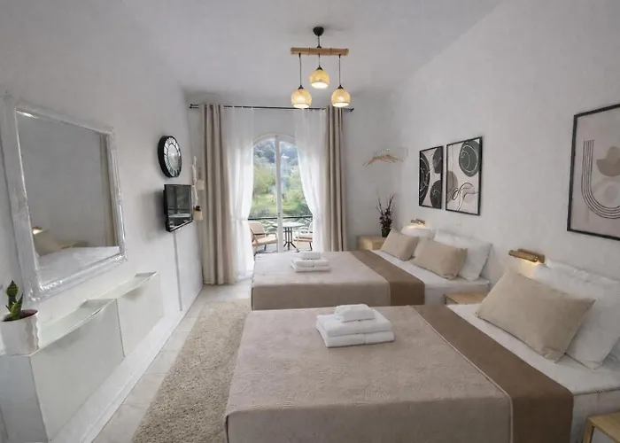 Ameli ,balcony With Mountain View, Kitchenette, 1km To By Likeyourhome شقة Vátos