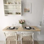 Ameli ,balcony With Mountain View, Kitchenette, 1km To By Likeyourhome דירה
