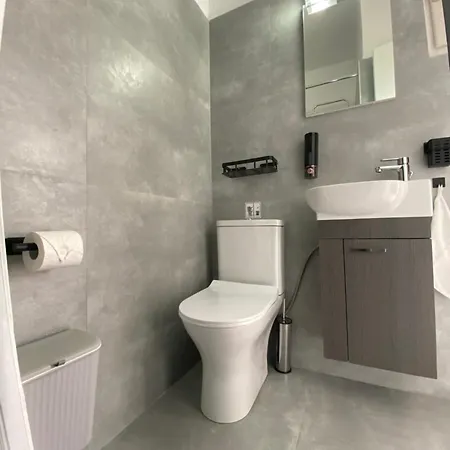 Ameli ,balcony With Mountain View, Kitchenette, 1km To By Likeyourhome Vatos