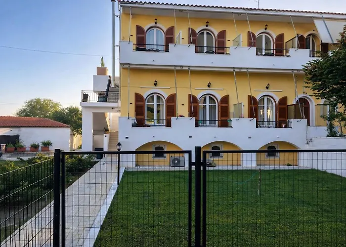 Appartement Ameli ,balcony With Mountain View, Kitchenette, 1km To By Likeyourhome