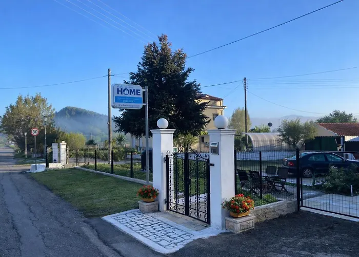 Ameli ,balcony With Mountain View, Kitchenette, 1km To By Likeyourhome Appartement Vátos