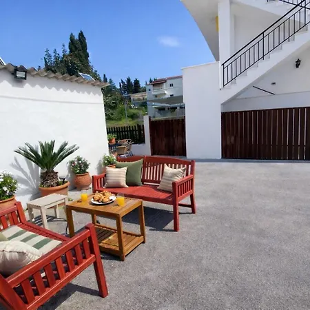 Apartament Ameli ,balcony With Mountain View, Kitchenette, 1km To By Likeyourhome Vátos