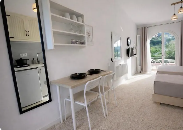公寓 Ameli ,balcony With Mountain View, Kitchenette, 1km To By Likeyourhome
